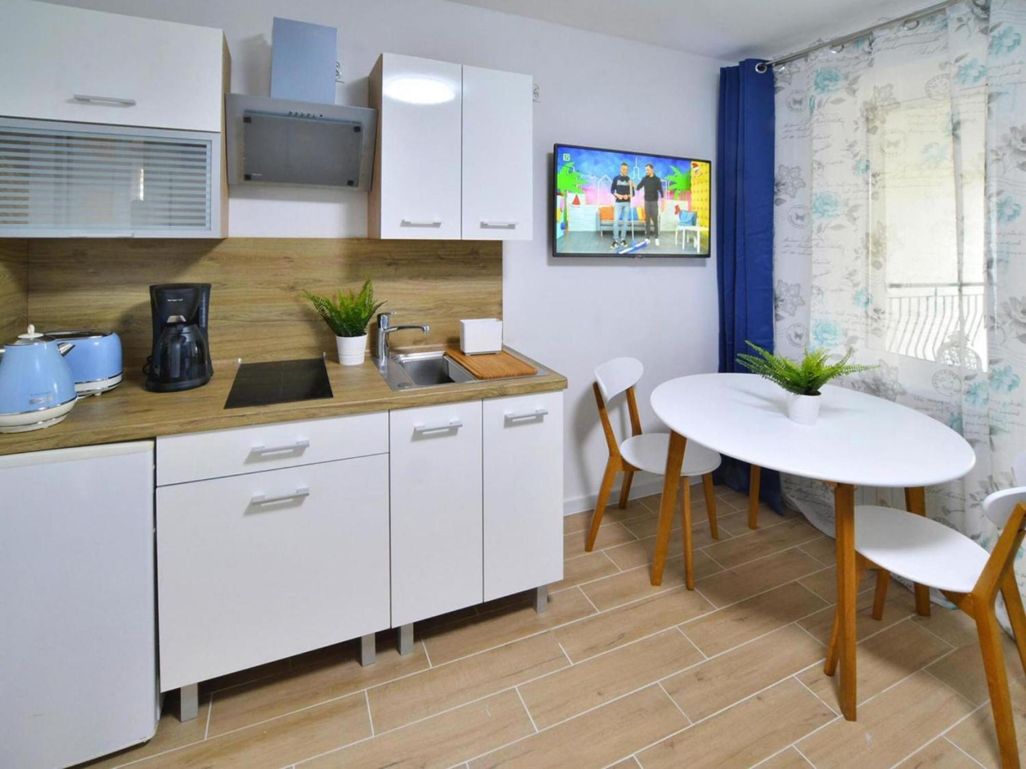 Apartment In With Parking Space *
